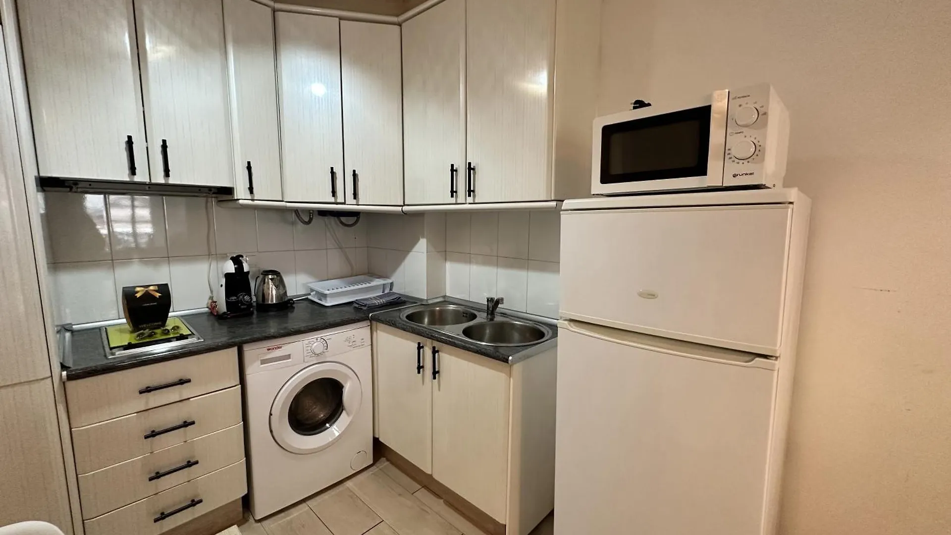 Apartment Ver1 - Terraza - 1 Dorm - Wifi - Centro A 100 Metros - Playa A 600 Metros Torremolinos