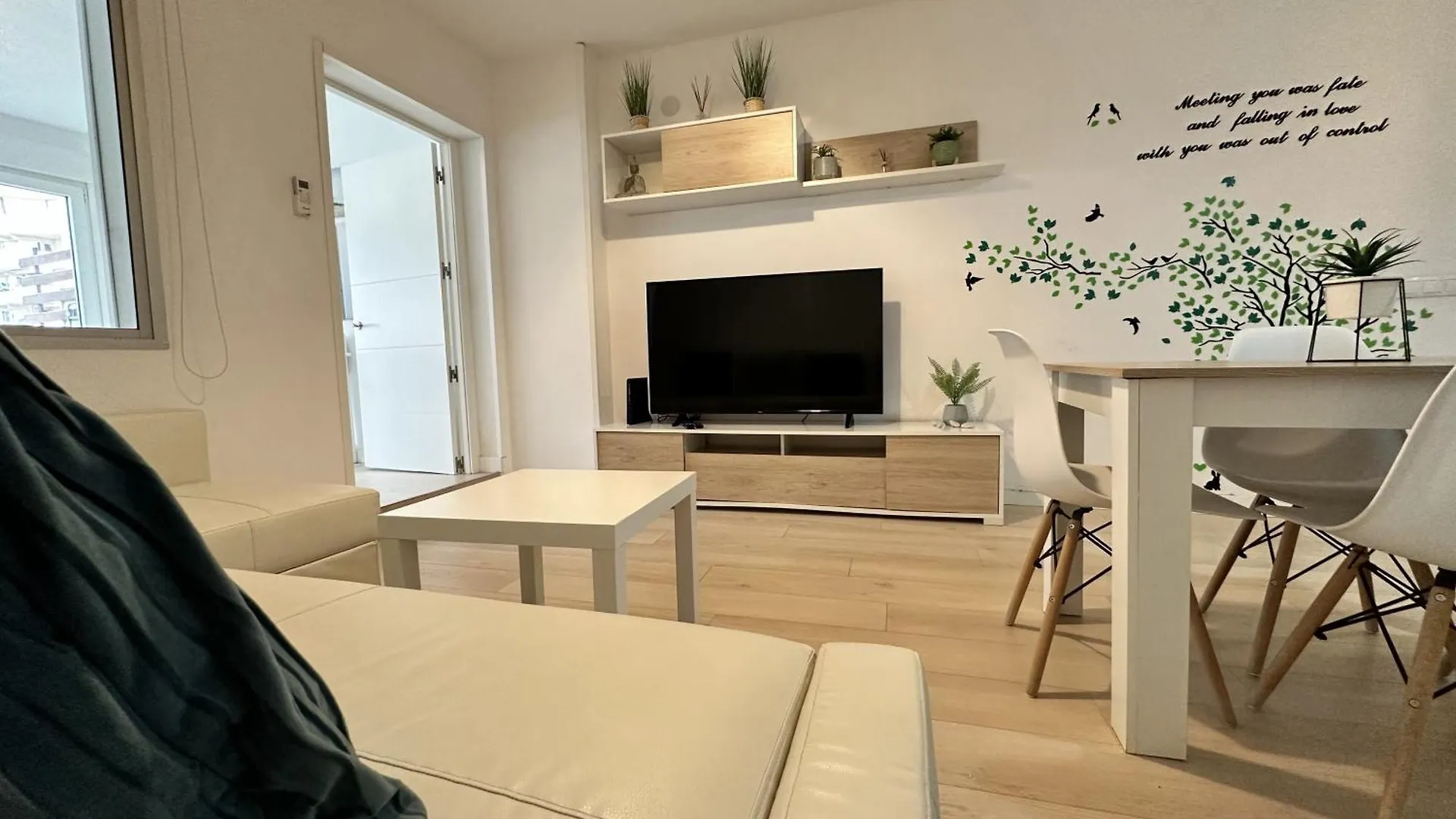 Apartment Ver1 - Terraza - 1 Dorm - Wifi - Centro A 100 Metros - Playa A 600 Metros Torremolinos